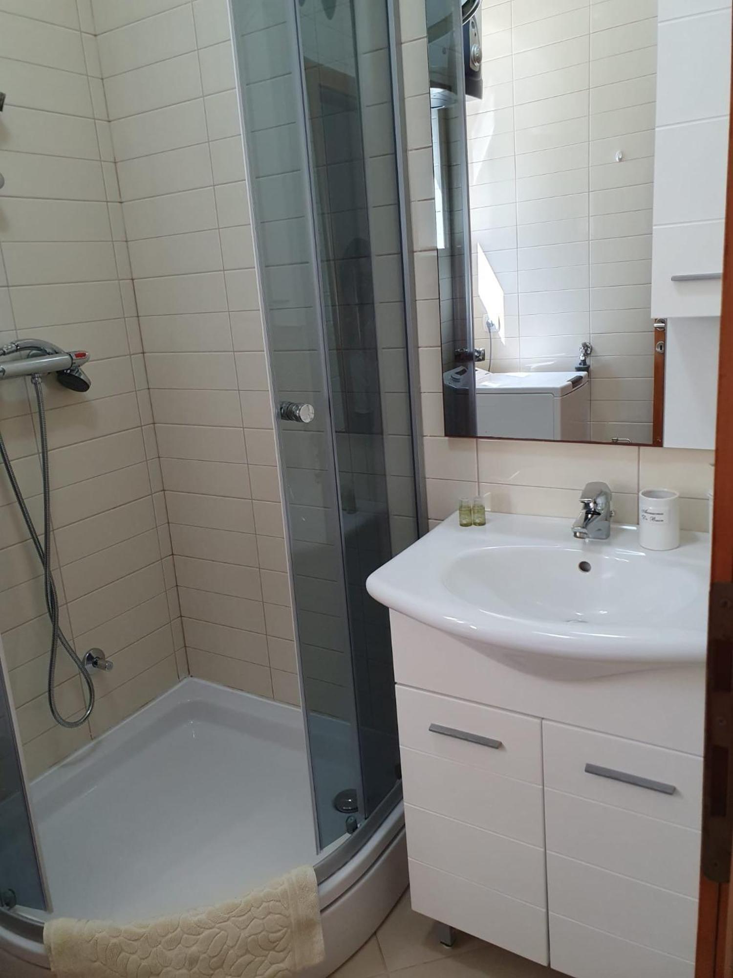 Inas Place Baška Voda Exteriör bild